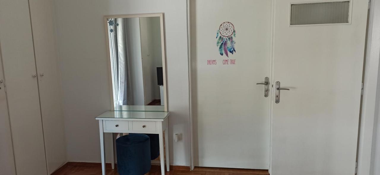 Chris'S Athens Home In The Center Of Everything Экстерьер фото